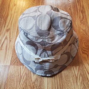 Coach Signature C Shantung Crusher Hat Gray xs/s